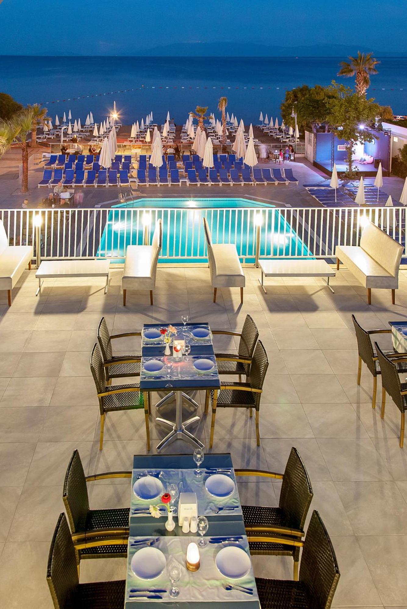 Petunya Beach Resort Ortakent Luaran gambar
