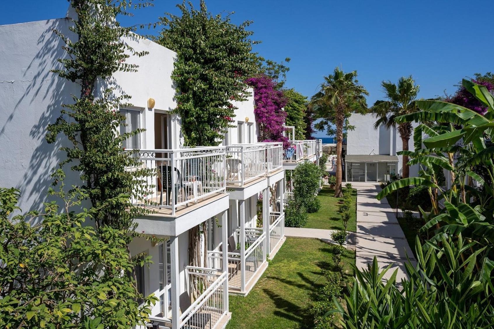 Petunya Beach Resort Ortakent Luaran gambar